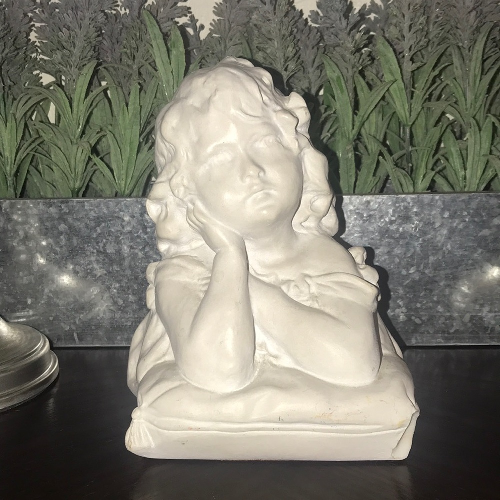 Adorable Statue purchased in Paris, France💜